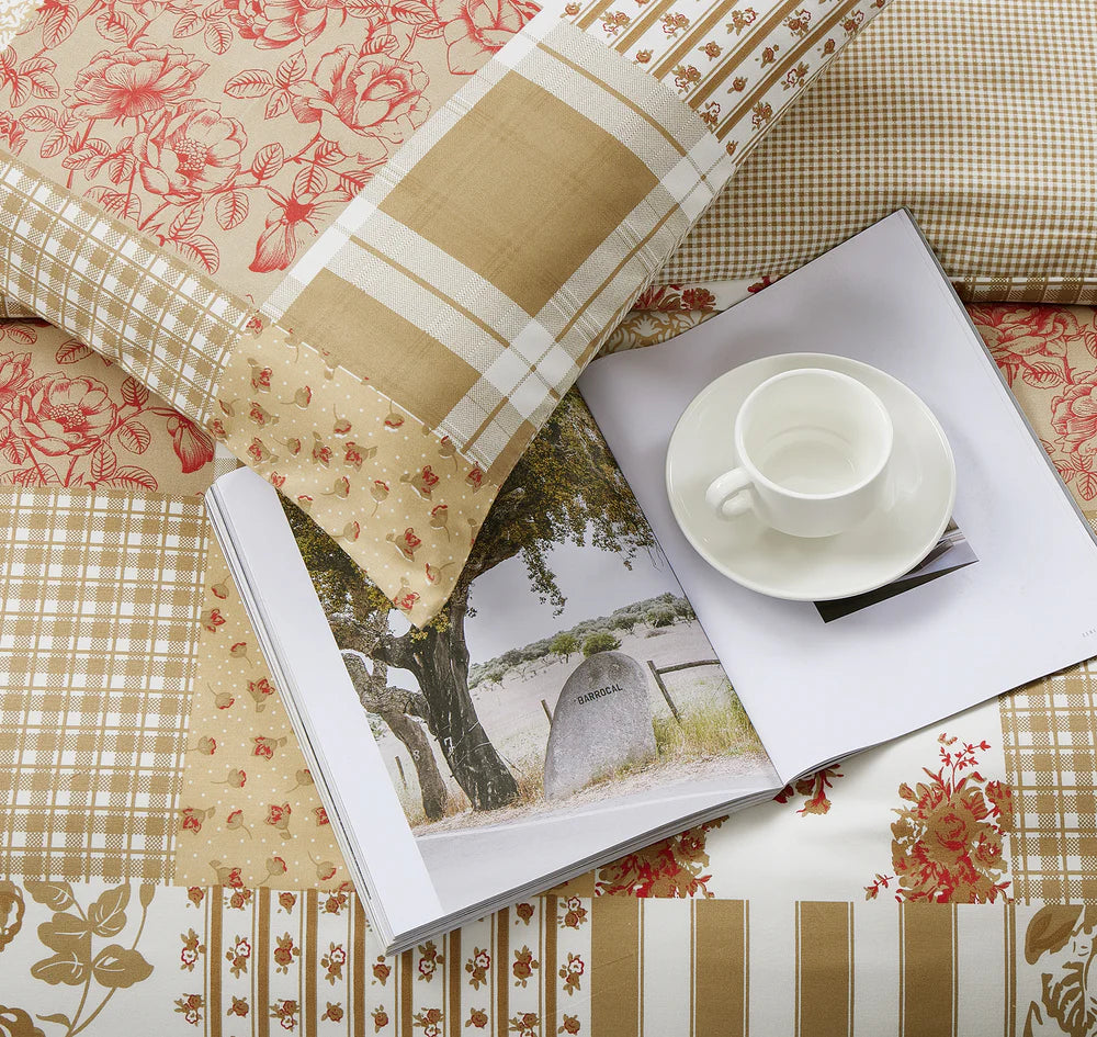 Breathable Microfibre Quilt Duvet Cover Set With Fitted Sheet and Pillow Case – Complete Bedding Set